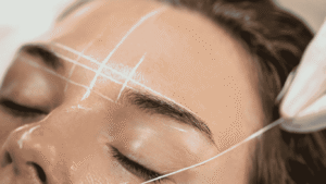 El threading facial en Weston suele considerarse una alternativa práctica frente a la cera por varias razones: